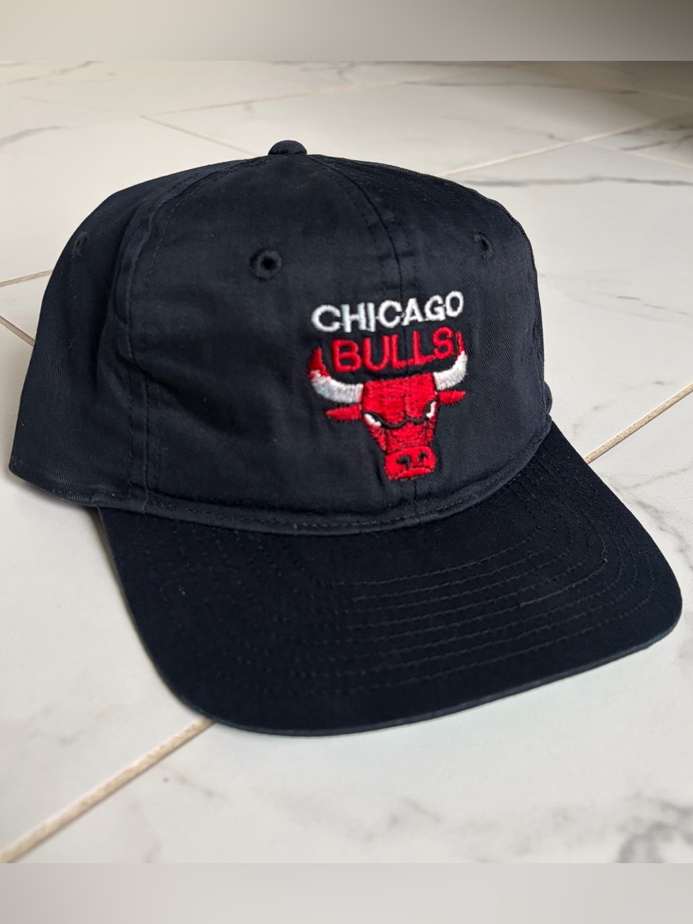 Vintage 1990s 90s Chicago Bulls SnapBack Hat Cap Black Red White Jordan Pippen